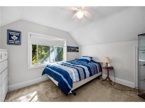 271 Carlisle Road, Hamilton, ON - Indoor Photo Showing Bedroom