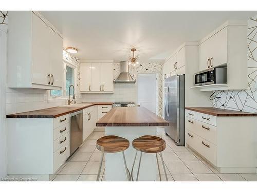 1939 Kerns Road, Burlington, ON - Indoor Photo Showing Kitchen