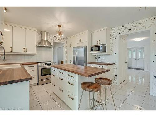 1939 Kerns Road, Burlington, ON - Indoor Photo Showing Kitchen