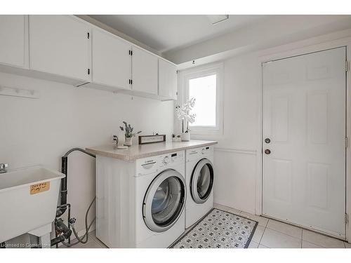 1939 Kerns Road, Burlington, ON - Indoor Photo Showing Laundry Room