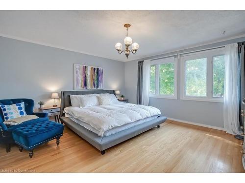 1939 Kerns Road, Burlington, ON - Indoor Photo Showing Bedroom