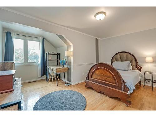 1939 Kerns Road, Burlington, ON - Indoor Photo Showing Bedroom