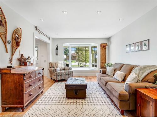 65 Dunrobin Drive, Caledonia, ON - Indoor Photo Showing Living Room