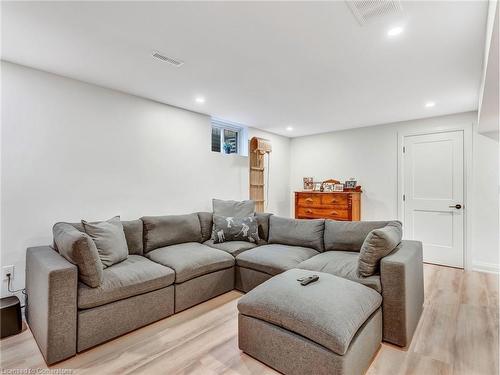 65 Dunrobin Drive, Caledonia, ON - Indoor Photo Showing Living Room