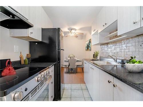 101-81 Charlton Street E, Hamilton, ON - Indoor Photo Showing Kitchen