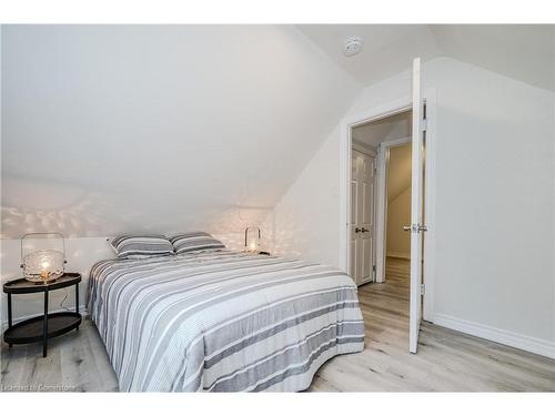 273 Britannia Avenue, Hamilton, ON - Indoor Photo Showing Bedroom