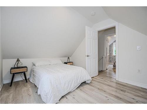 273 Britannia Avenue, Hamilton, ON - Indoor Photo Showing Bedroom