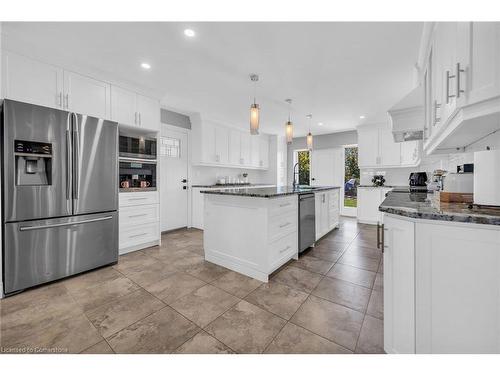 21 Riverside Drive, Cayuga, ON - Indoor Photo Showing Kitchen With Upgraded Kitchen