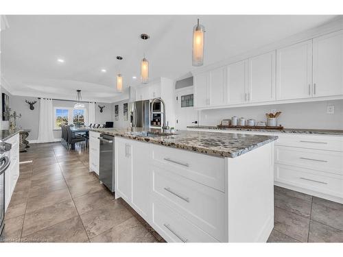 21 Riverside Drive, Cayuga, ON - Indoor Photo Showing Kitchen With Upgraded Kitchen