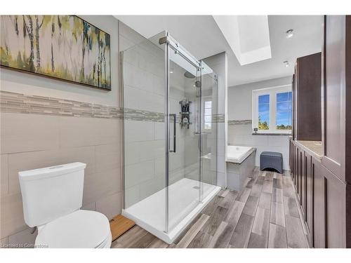 21 Riverside Drive, Cayuga, ON - Indoor Photo Showing Bathroom