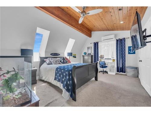 21 Riverside Drive, Cayuga, ON - Indoor Photo Showing Bedroom