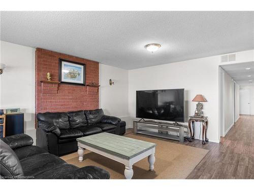 216 Robins Point Road, Victoria Harbour, ON - Indoor Photo Showing Living Room