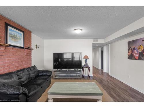 216 Robins Point Road, Victoria Harbour, ON - Indoor Photo Showing Living Room