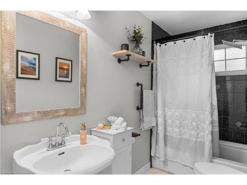 216 Robins Point Road, Victoria Harbour, ON - Indoor Photo Showing Bathroom