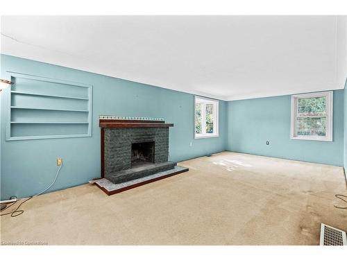 3 William Street, Carlisle, ON - Indoor Photo Showing Living Room With Fireplace