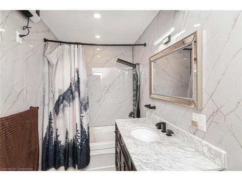 8 Mountsberg Road, Hamilton, ON - Indoor Photo Showing Bathroom