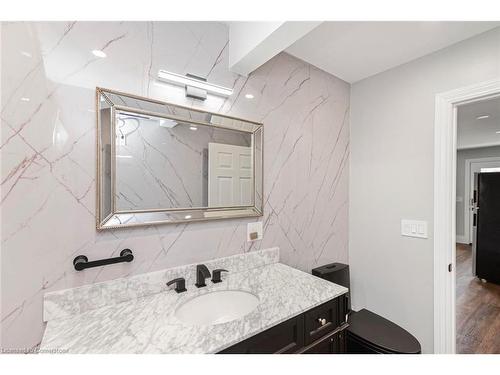 8 Mountsberg Road, Hamilton, ON - Indoor Photo Showing Bathroom