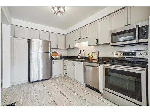 46-255 Mount Albion Road, Hamilton, ON - Indoor Photo Showing Kitchen