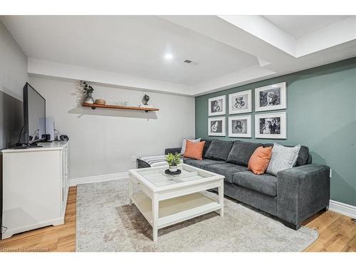 46-255 Mount Albion Road, Hamilton, ON - Indoor Photo Showing Living Room