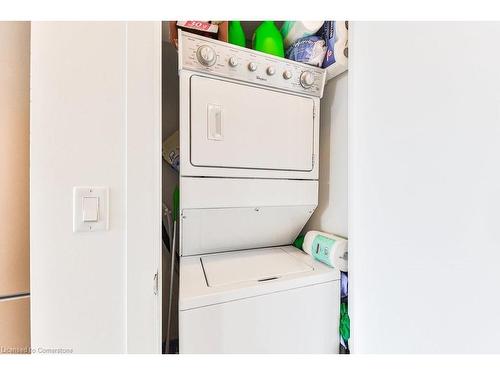 A527-5230 Dundas Street, Burlington, ON - Indoor Photo Showing Laundry Room