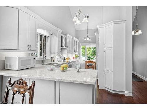 30-3045 New Street, Burlington, ON - Indoor Photo Showing Kitchen