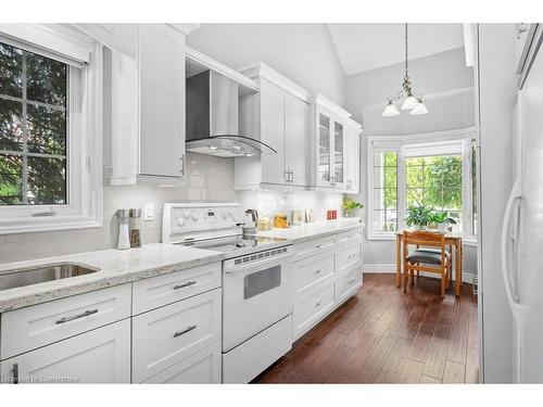 30-3045 New Street, Burlington, ON - Indoor Photo Showing Kitchen