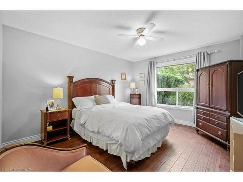 30-3045 New Street, Burlington, ON - Indoor Photo Showing Bedroom