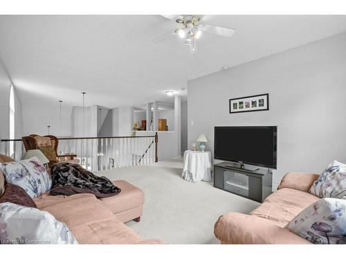 30-3045 New Street, Burlington, ON - Indoor Photo Showing Living Room