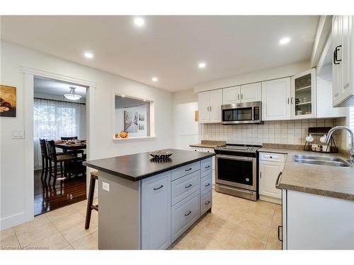 3448 Caplan Crescent, Burlington, ON - Indoor Photo Showing Kitchen With Double Sink