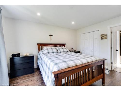 3448 Caplan Crescent, Burlington, ON - Indoor Photo Showing Bedroom