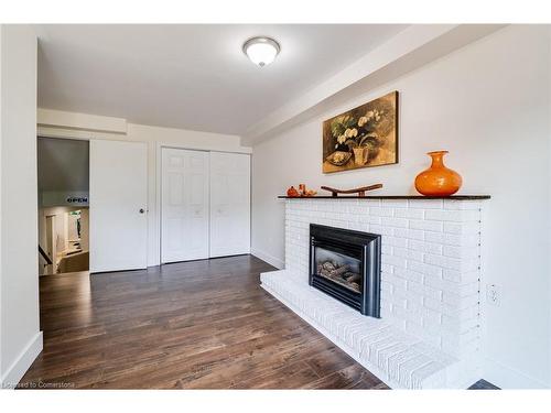 3448 Caplan Crescent, Burlington, ON - Indoor Photo Showing Living Room With Fireplace