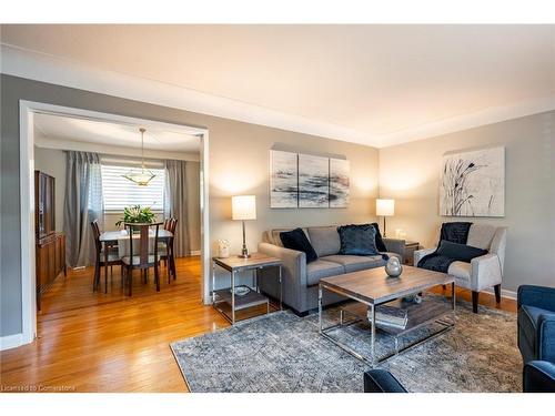 2434 Eileen Drive, Burlington, ON - Indoor Photo Showing Living Room