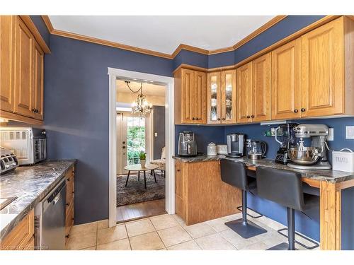 162 Parnell Road, St. Catharines, ON - Indoor Photo Showing Kitchen