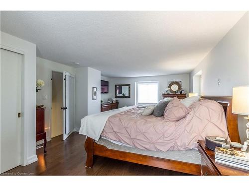 162 Parnell Road, St. Catharines, ON - Indoor Photo Showing Bedroom