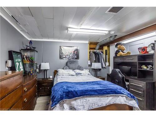 162 Parnell Road, St. Catharines, ON - Indoor Photo Showing Bedroom