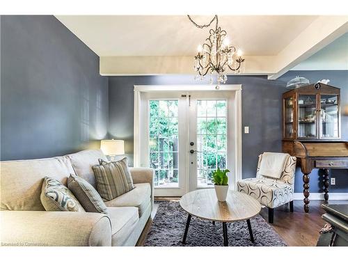 162 Parnell Road, St. Catharines, ON - Indoor Photo Showing Living Room