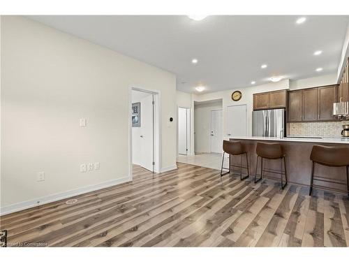 29-590 North Service Road, Stoney Creek, ON - Indoor Photo Showing Kitchen With Upgraded Kitchen