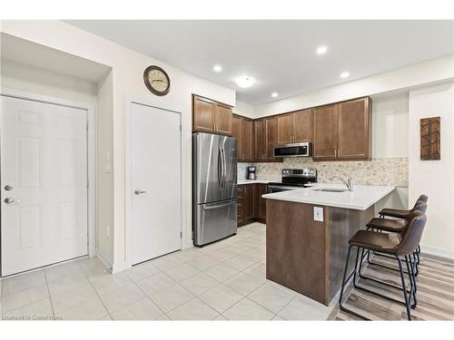 29-590 North Service Road, Stoney Creek, ON - Indoor Photo Showing Kitchen