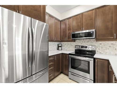 29-590 North Service Road, Stoney Creek, ON - Indoor Photo Showing Kitchen With Upgraded Kitchen