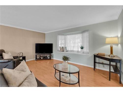 116 Greenbrier Drive, Waterloo, ON - Indoor Photo Showing Living Room