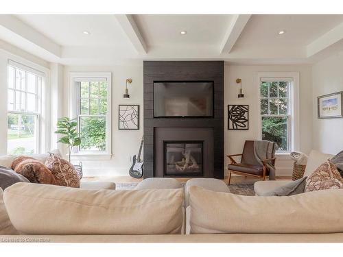 625 Hurd Avenue, Burlington, ON - Indoor Photo Showing Living Room With Fireplace