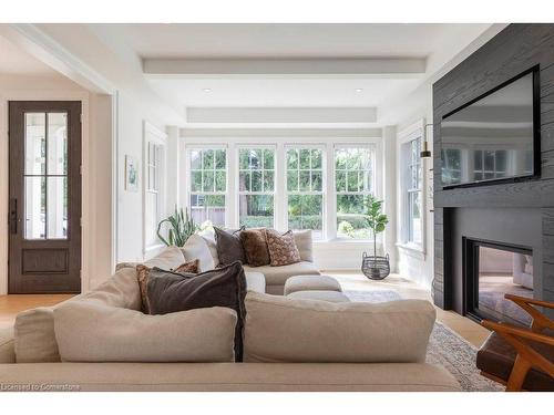 625 Hurd Avenue, Burlington, ON - Indoor Photo Showing Living Room With Fireplace