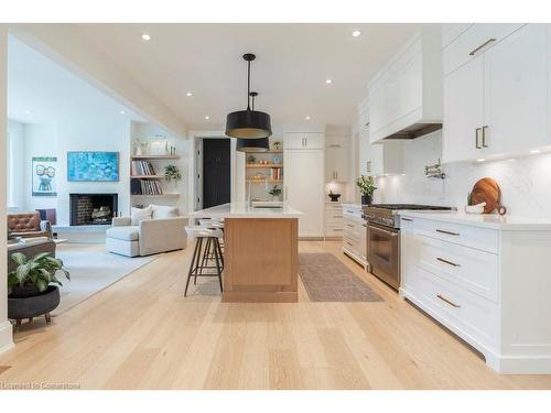 625 Hurd Avenue, Burlington, ON - Indoor Photo Showing Kitchen With Upgraded Kitchen