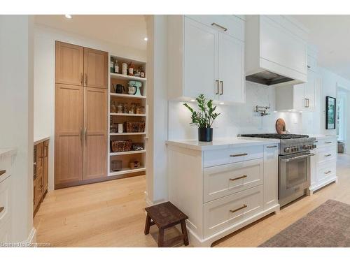 625 Hurd Avenue, Burlington, ON - Indoor Photo Showing Kitchen With Upgraded Kitchen