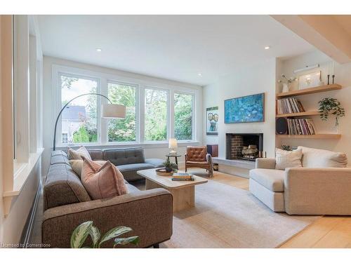 625 Hurd Avenue, Burlington, ON - Indoor Photo Showing Living Room With Fireplace