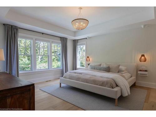 625 Hurd Avenue, Burlington, ON - Indoor Photo Showing Bedroom