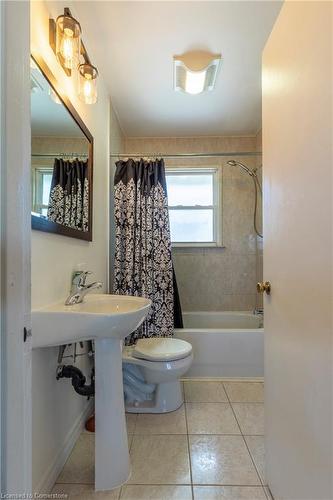 44 Sandalwood Avenue, Hamilton, ON - Indoor Photo Showing Bathroom