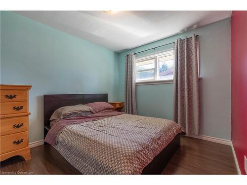 44 Sandalwood Avenue, Hamilton, ON - Indoor Photo Showing Bedroom