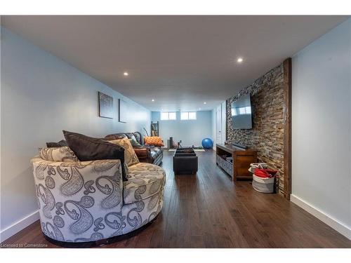 44 Sandalwood Avenue, Hamilton, ON - Indoor Photo Showing Living Room