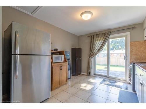 44 Sandalwood Avenue, Hamilton, ON - Indoor Photo Showing Kitchen